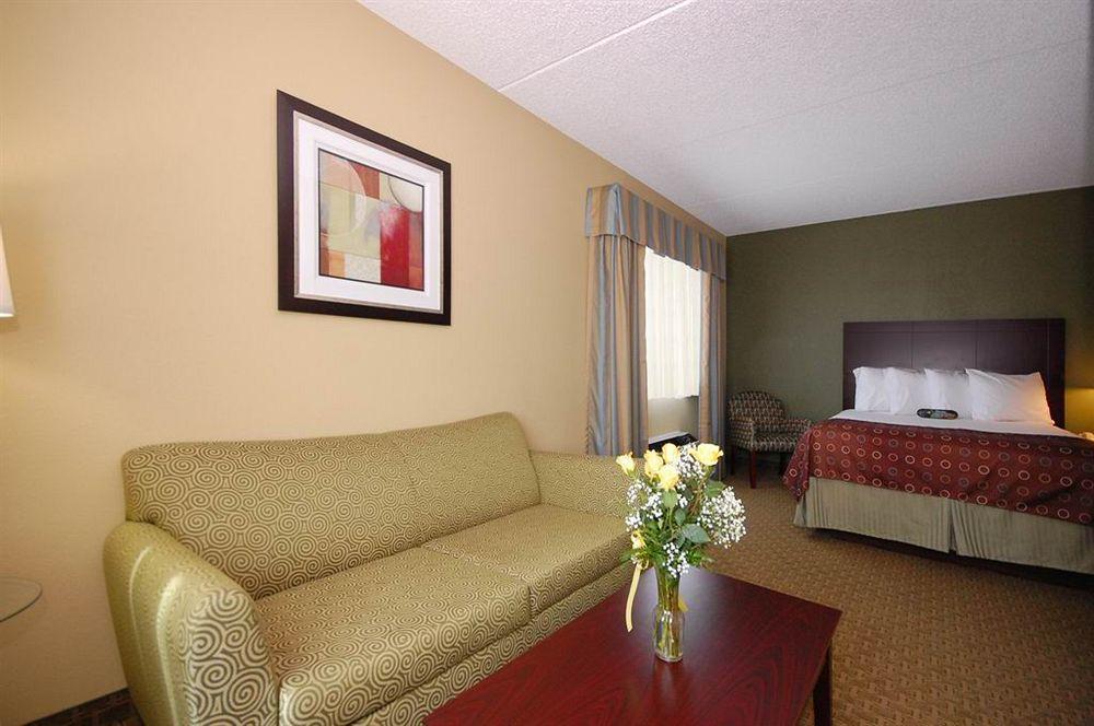Best Western Airport Inn & Suites Cleveland Brook Park Exteriör bild