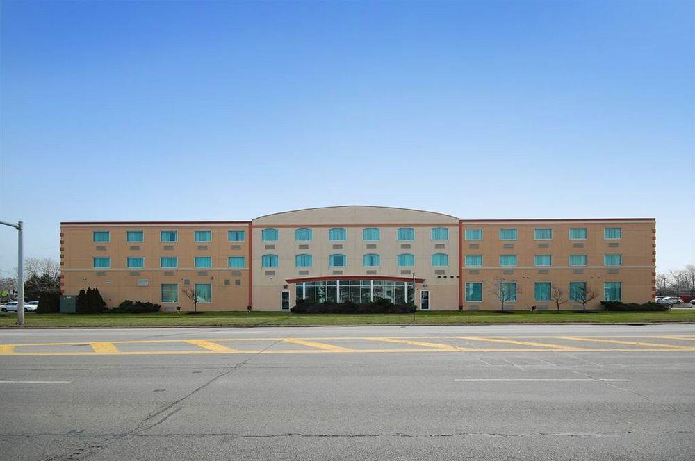 Best Western Airport Inn & Suites Cleveland Brook Park Exteriör bild
