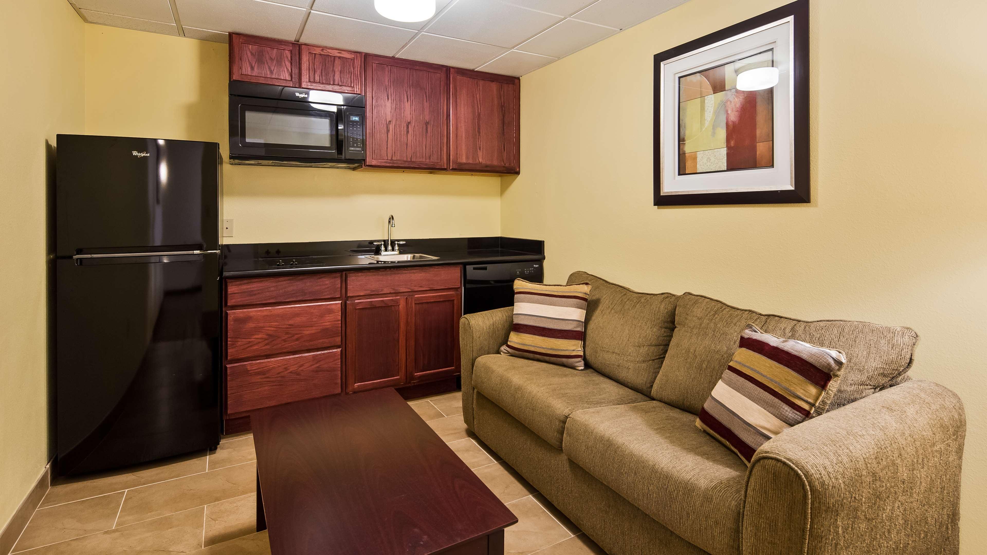 Best Western Airport Inn & Suites Cleveland Brook Park Exteriör bild