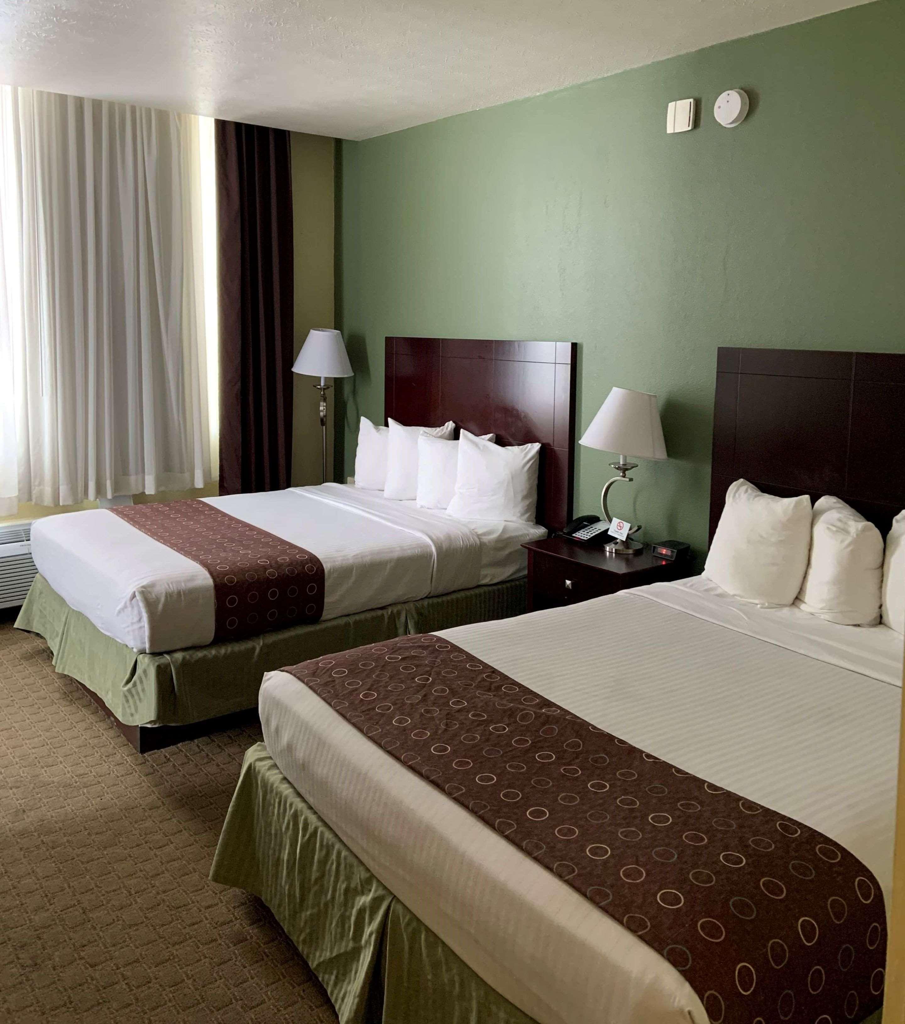 Best Western Airport Inn & Suites Cleveland Brook Park Exteriör bild
