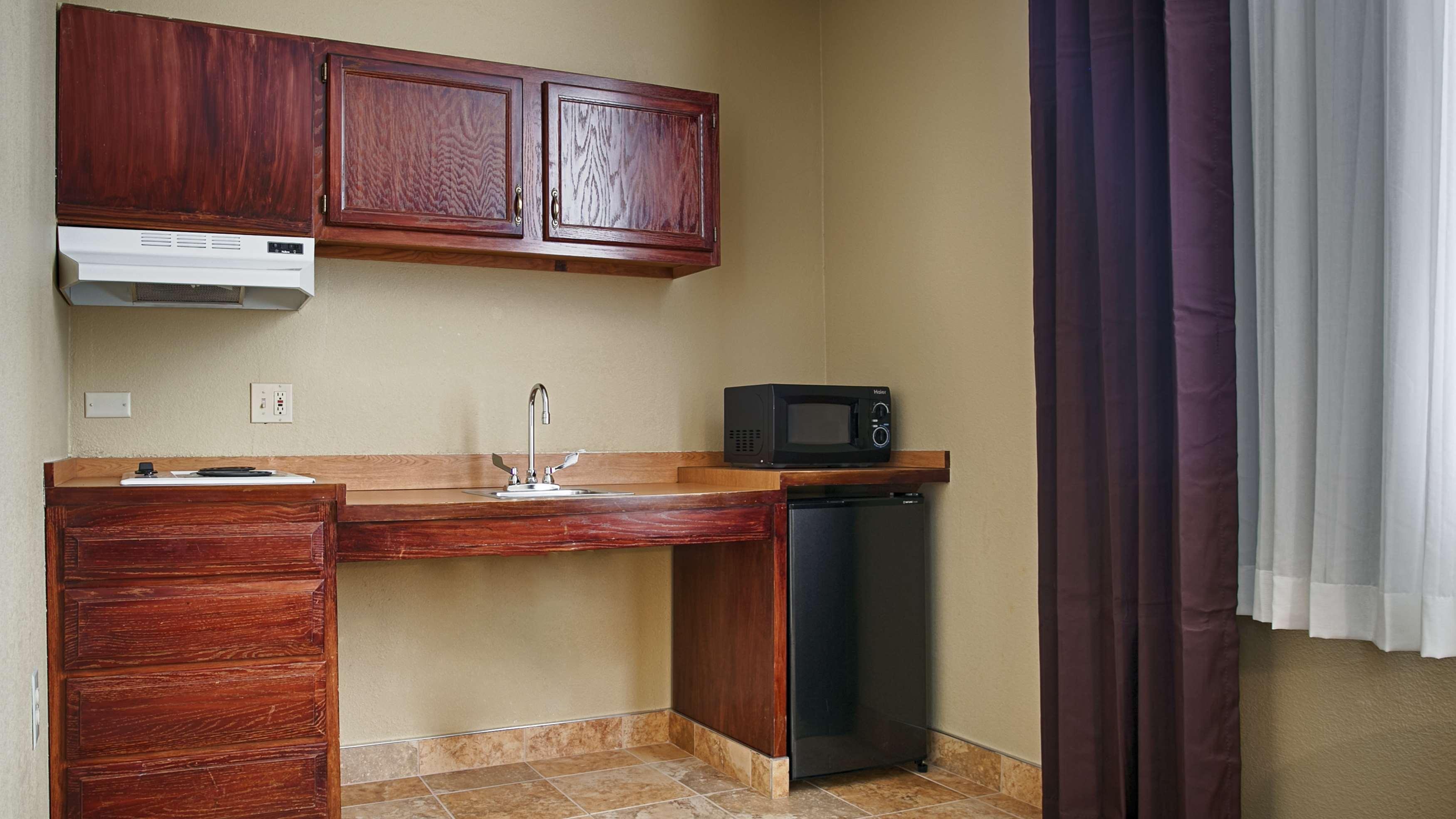 Best Western Airport Inn & Suites Cleveland Brook Park Exteriör bild