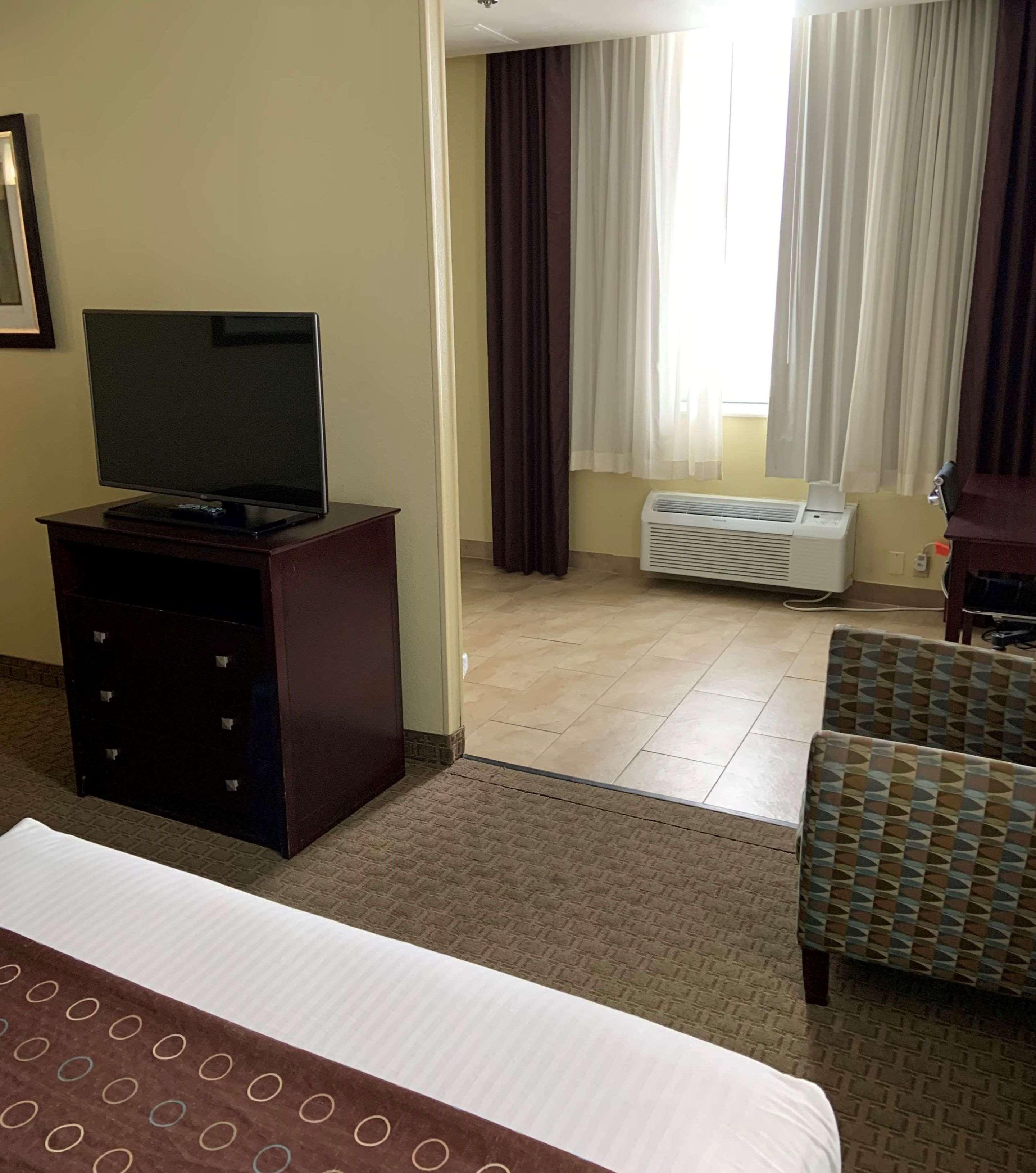 Best Western Airport Inn & Suites Cleveland Brook Park Exteriör bild