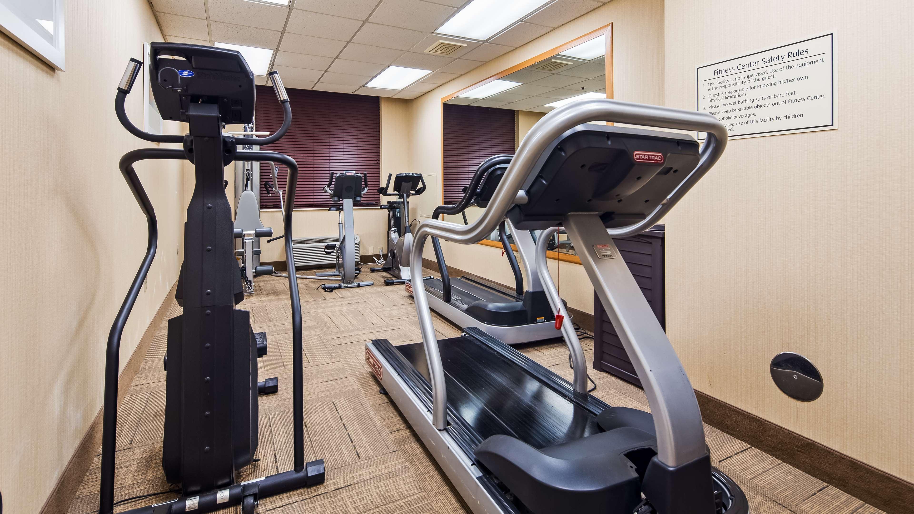 Best Western Airport Inn & Suites Cleveland Brook Park Exteriör bild