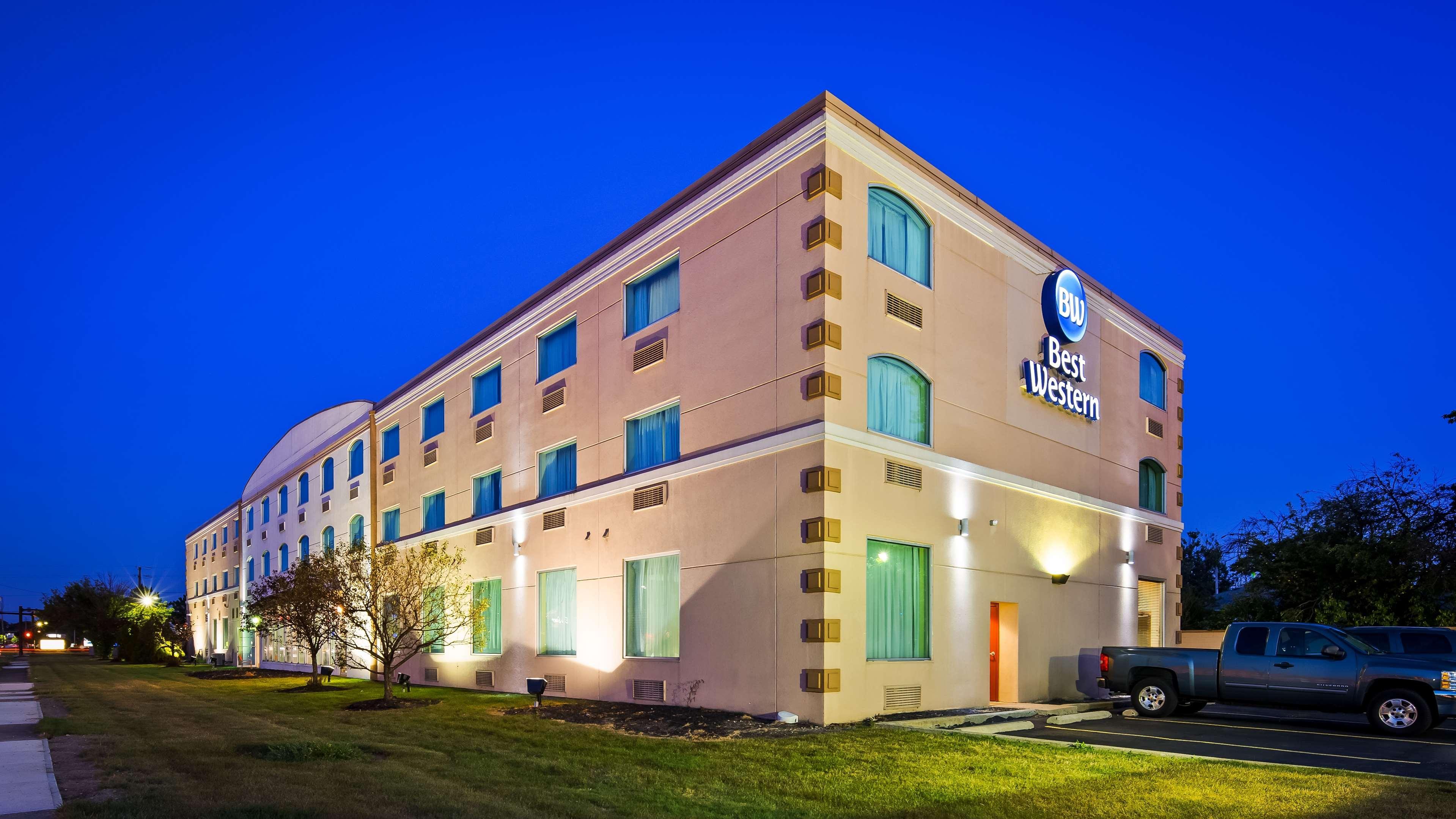 Best Western Airport Inn & Suites Cleveland Brook Park Exteriör bild