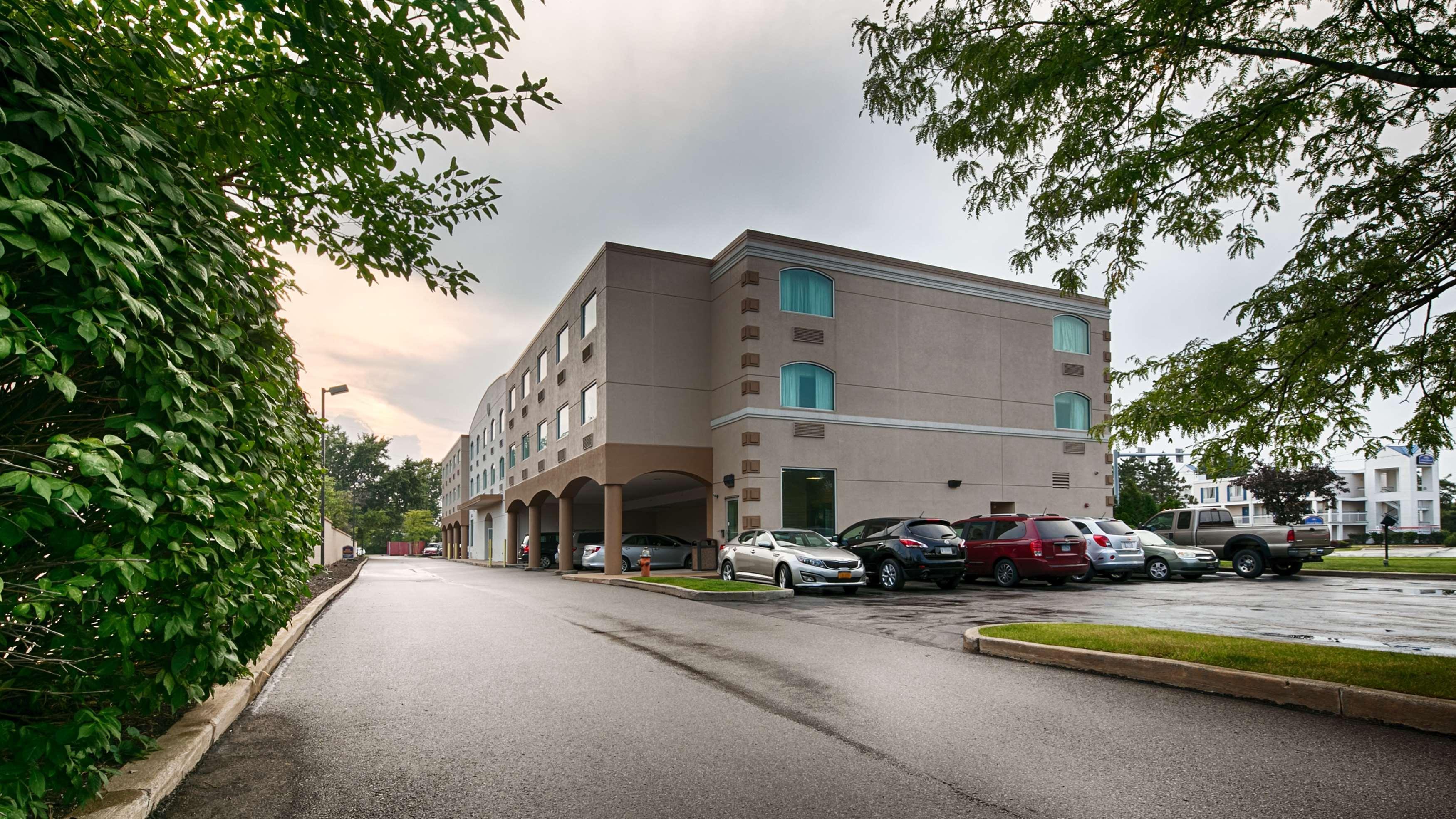 Best Western Airport Inn & Suites Cleveland Brook Park Exteriör bild