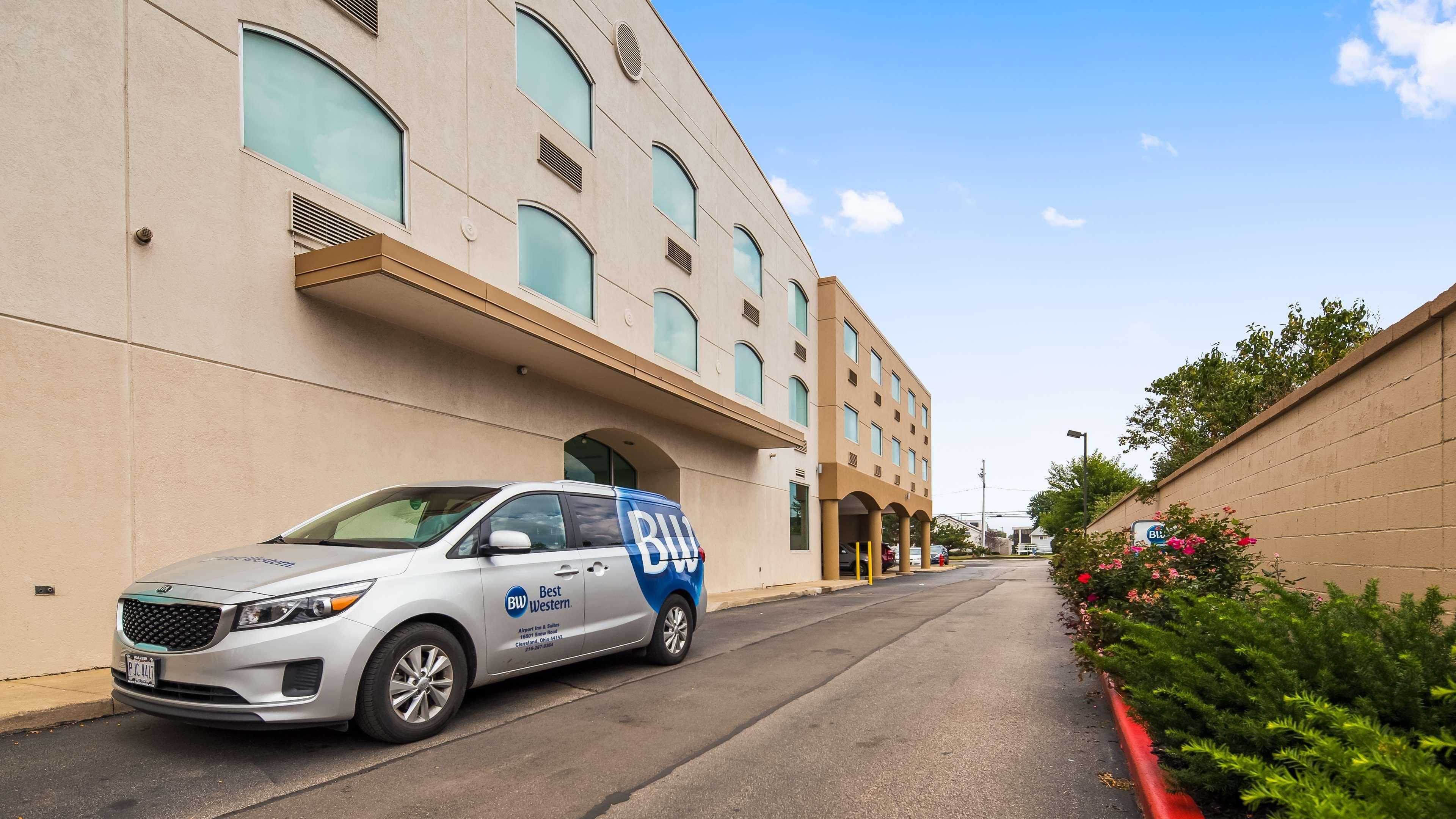 Best Western Airport Inn & Suites Cleveland Brook Park Exteriör bild