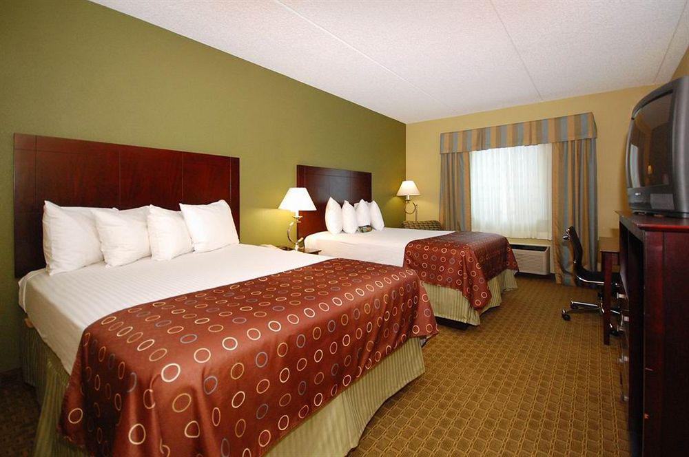 Best Western Airport Inn & Suites Cleveland Brook Park Exteriör bild