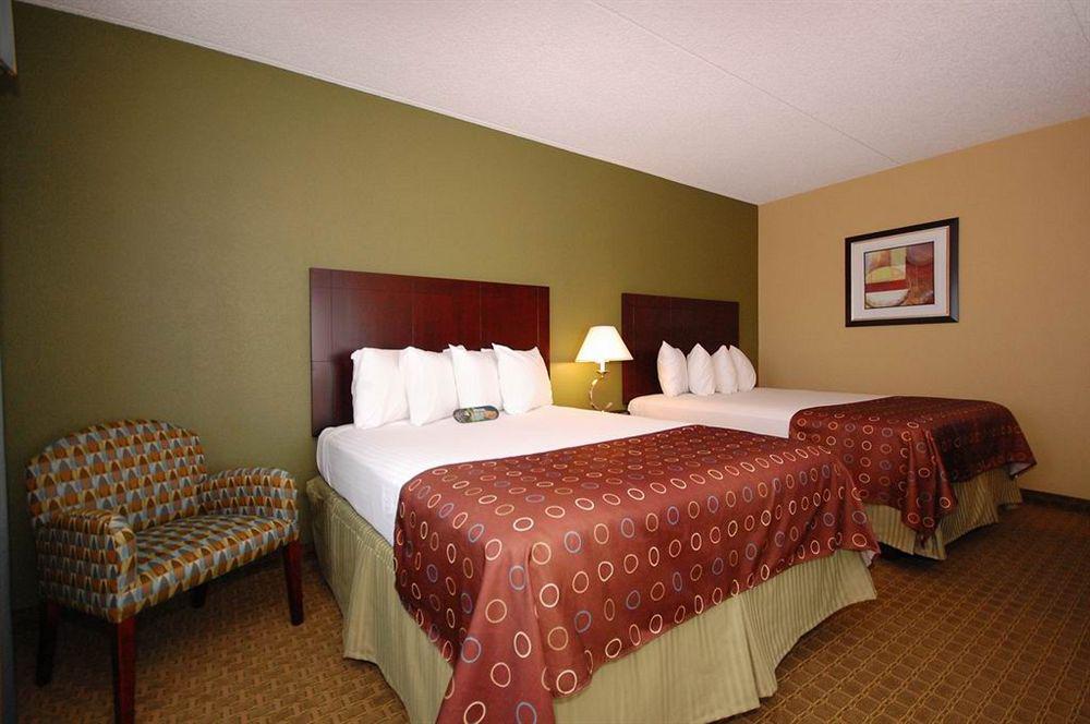 Best Western Airport Inn & Suites Cleveland Brook Park Exteriör bild